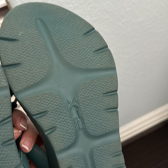 FLX with Pillow Foam Travel/Leisure Flip Flop Size 7 - Picture 2 of 4